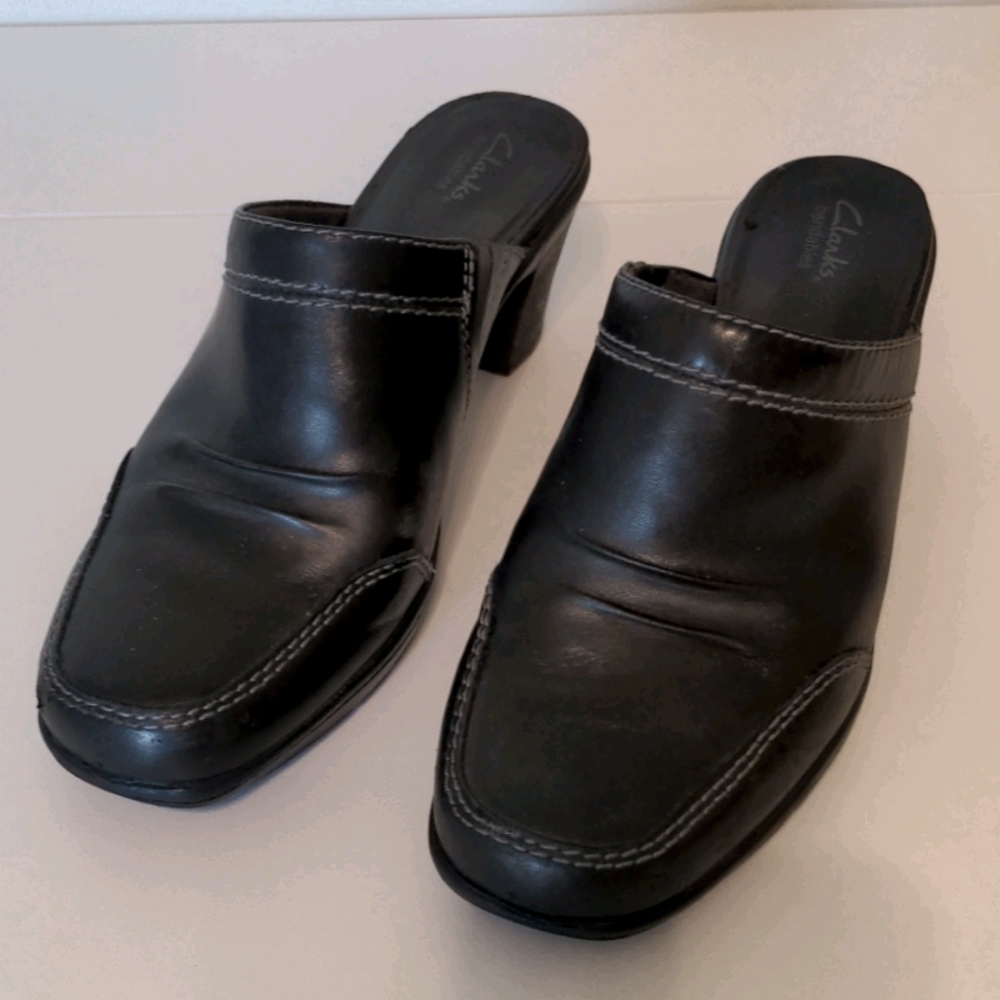 Clark's bandables, low heal, slip on